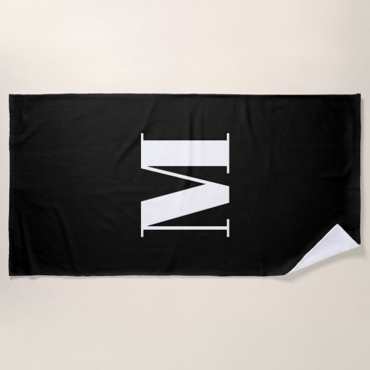 Minimalistisch zwart wit monogram initiaal strandlaken (Voorkant)
