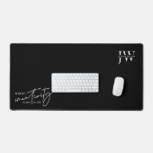 Minimalistisch zwart-witmonogram voor bedrijven bureaumat (Keyboard & Muis)