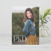 Minimalistische aankondiging van het Afstuderen Ph (Staand voorkant)
