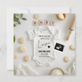 Minimalistische Baking Zwangerschapsaankondiging Kaart (Voorkant)