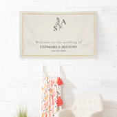 Minimalistische Beige Monogram Wildflower Wedding Spandoek (Insitu)