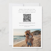 Minimalistische bestemming QR Code Trouwfoto Save The Date (Achterkant)