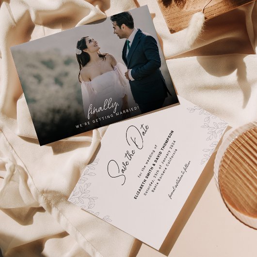 Minimalistische bladeren & fotoscript eindelijk br save the date