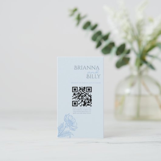 Minimalistische blauwe bloemenbruiloft informatiekaartje (Staand voorkant)