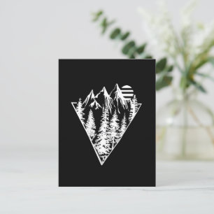 Minimalistische bosscène met dennenbomen briefkaart