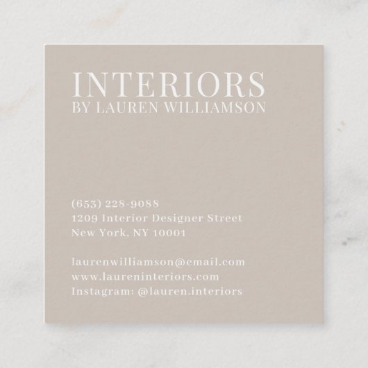 Minimalistische crème eenvoudige elegante interieu vierkante visitekaartje (Achterkant)