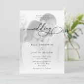 Minimalistische foto met elegante script bruiloft kaart (Staand voorkant)