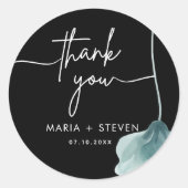 Minimalistische groene bloem dank u bruiloft ronde sticker (Voorkant)