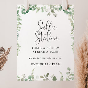 Minimalistische groene eucalyptus selfie station b poster