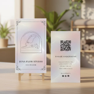 Minimalistische holografische yogastudio QR-code Visitekaartje