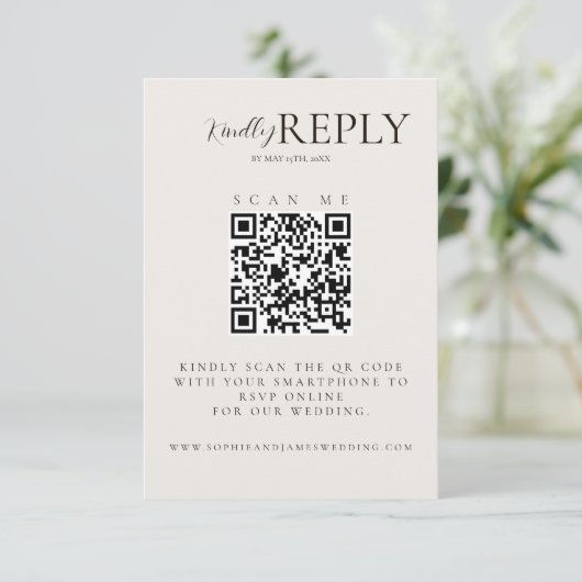 Minimalistische Huwelijk QR Code Kalligrafie RSVP- RSVP Kaartje (Staand voorkant)