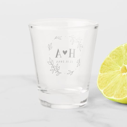 Minimalistische krans koppel monogram trouwgunst shot glas (Achterkant)