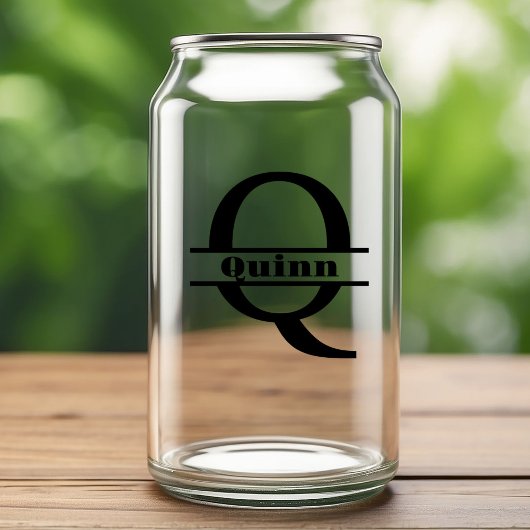 Minimalistische letter Q Monogram en aangepaste na Blikvorm Glas