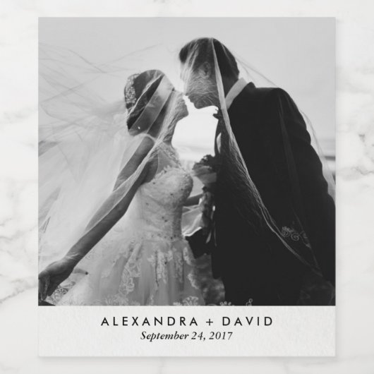 Minimalistische look met je trouwfoto wijn etiket (Enkel label)