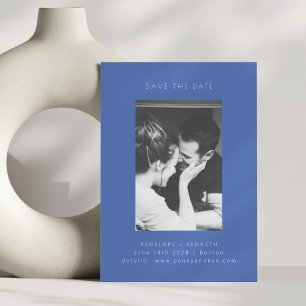 Minimalistische moderne heldere kobaltblauwe fotot save the date