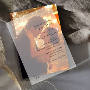 Minimalistische moderne monogram bruiloft vellum uitnodigingen