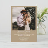 Minimalistische moderne Sandy Tan foto bruiloft Kaart (Staand voorkant)
