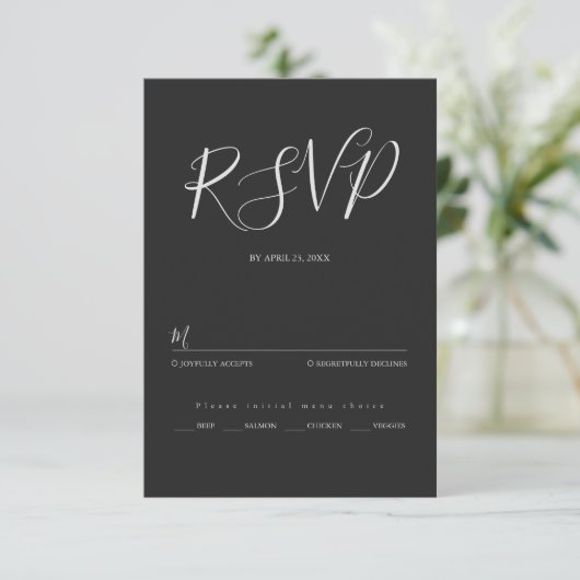 Minimalistische moderne script typografie bruiloft RSVP kaartje (Staand voorkant)