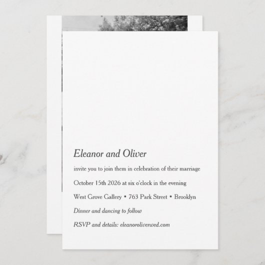 Minimalistische Moderne Zwart Wit Foto QR Huwelijk Kaart (Voorkant / Achterkant)