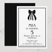 Minimalistische moderne zwarte Coquette Bow Kaart (Voorkant / Achterkant)