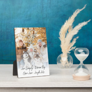 Minimalistische overlay van familiefoto met aangep fotoplaat