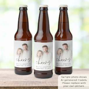 Minimalistische pasgetrouwde foto-overlay proost b bier etiket