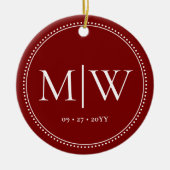 Minimalistische Passen getrouwd Monogram Foto Rood Keramisch Ornament (Voorkant)