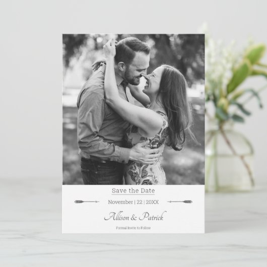 Minimalistische pijlen Foto de datum opslaan | Wit Save The Date (Staand voorkant)