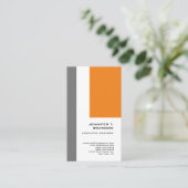 Minimalistische Plain Grey Sinaasappel Wit Modern Visitekaartje (Staand voorkant)
