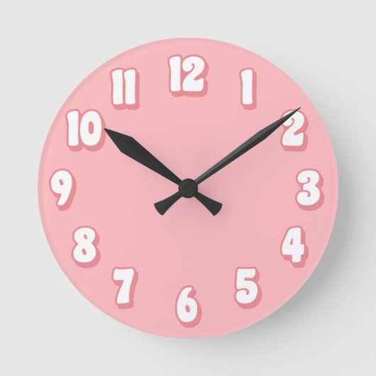 Minimalistische Plain Pastel Roze Wit Retro Ronde Klok (Voorkant)