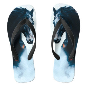 Minimalistische portret van zwart paard in galop teenslippers