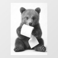 Minimalistische pret wilde beer die toiletpapier v