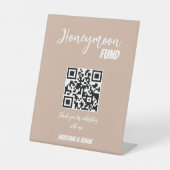 Minimalistische Retro Bruiloft Huwelijksreis Fonds Reclamebord Met Voetstuk (Voorkant)