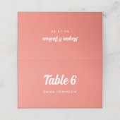 Minimalistische script roze koraal trouw (Buitenkant ongevouwen)