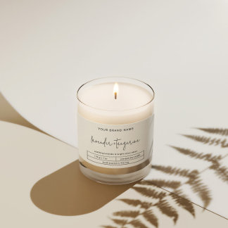 Minimalistische sojakaars met zwart-wit label