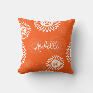 Minimalistische tangerine oranje madeliefjes bloem kussen