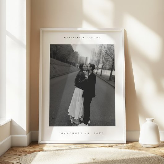 Minimalistische trouwfoto voor stel op maat poster