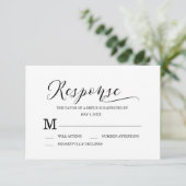 Minimalistische typografie Black & White Response RSVP Kaartje (Staand voorkant)