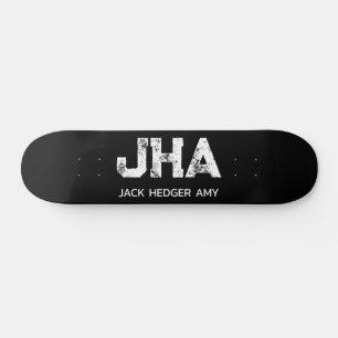 MINIMALISTISCHE WITTE DRIELETTERIGE MONOGRAM NAAM SKATEBOARD