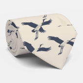 Minimalistische witte kraan op beige patroon stropdas (Opgerold)