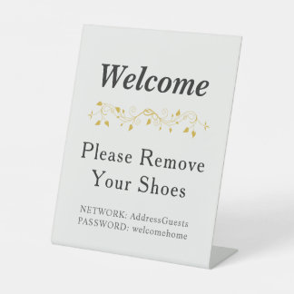 Minimalistische witte marmeren verwijder schoenen reclamebord met voetstuk
