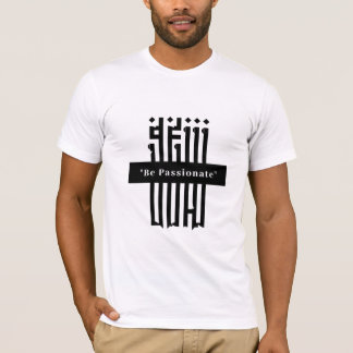Minimalistische witte T-shirt met typografie Tri-B