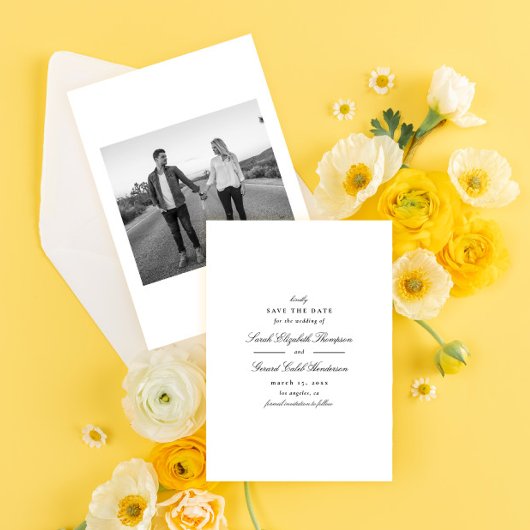 Minimalistische zwart-wit foto klassiek schrift save the date