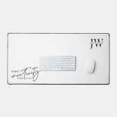 Minimalistische zwart-wit trendy monogram Initiale Bureaumat (Keyboard & Muis)