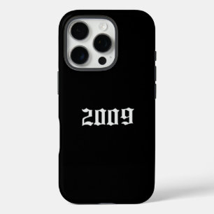 Minimalistische zwarte iPhone-hoes met '2009' Goti iPhone 16 Pro Hoesje