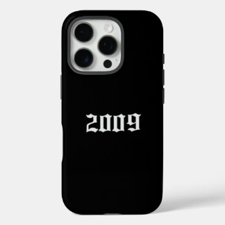 Minimalistische zwarte iPhone-hoes met '2009' Goti iPhone 16 Pro Hoesje