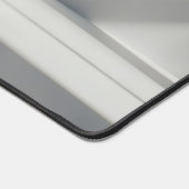 Minimalistisches Osterei auf modernem Podest (Coin)