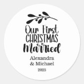 Minimialist Our First Christmas Married Ronde Sticker (Voorkant)