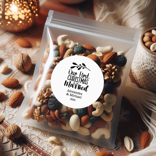 Minimialist Our First Christmas Married Ronde Sticker