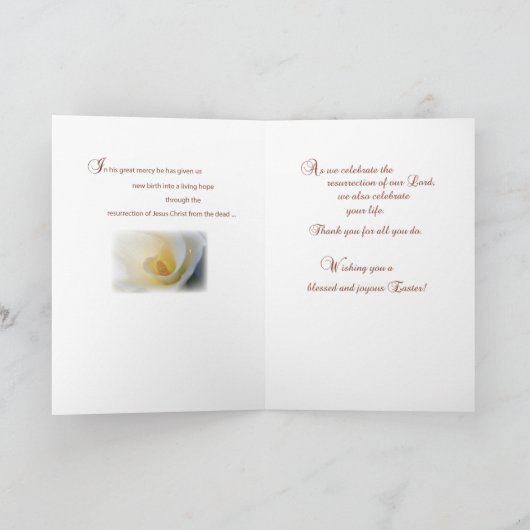 Minister en vrouw Happy Pasen Lilie met Kruis Feestdagen Kaart (Binnen)